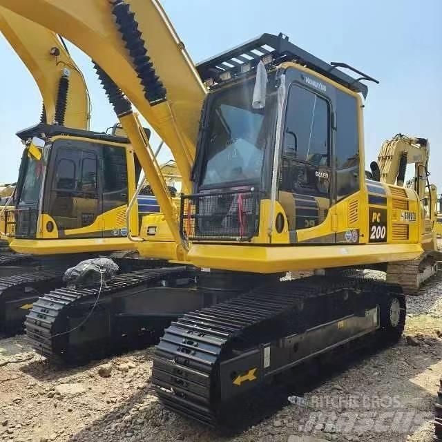 Komatsu PC 200-8 Малые экскаваторы 7т-12т