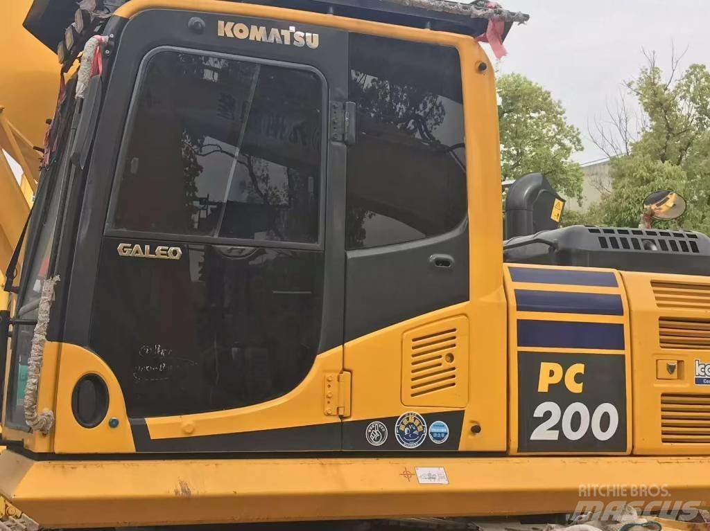 Komatsu PC 200-8 Гусеничные экскаваторы
