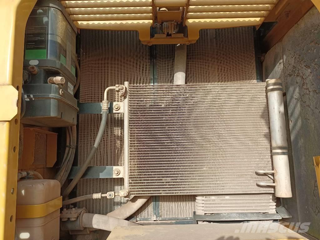 Komatsu PC 210 LC-8 Гусеничные экскаваторы