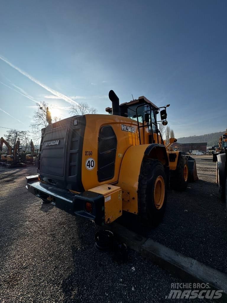 Hyundai HL 960 Фронтальные погрузчики