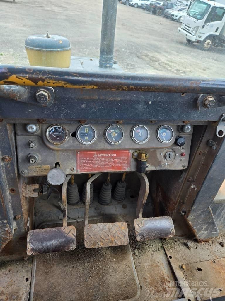 CAT D 3 B LGP Гусеничные бульдозеры