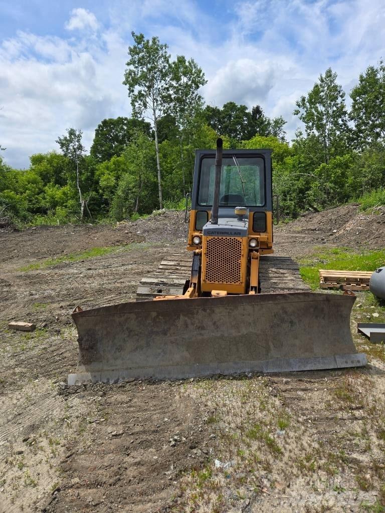 CAT D 3 B LGP Гусеничные бульдозеры