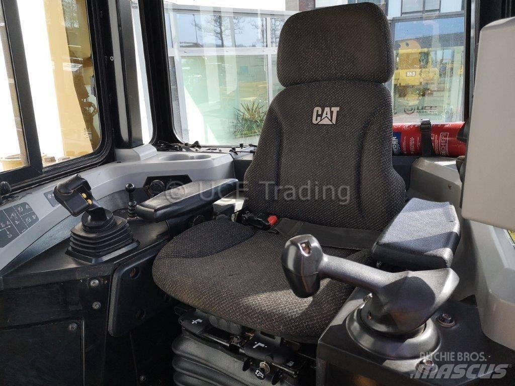 CAT D6T LGP Гусеничные бульдозеры