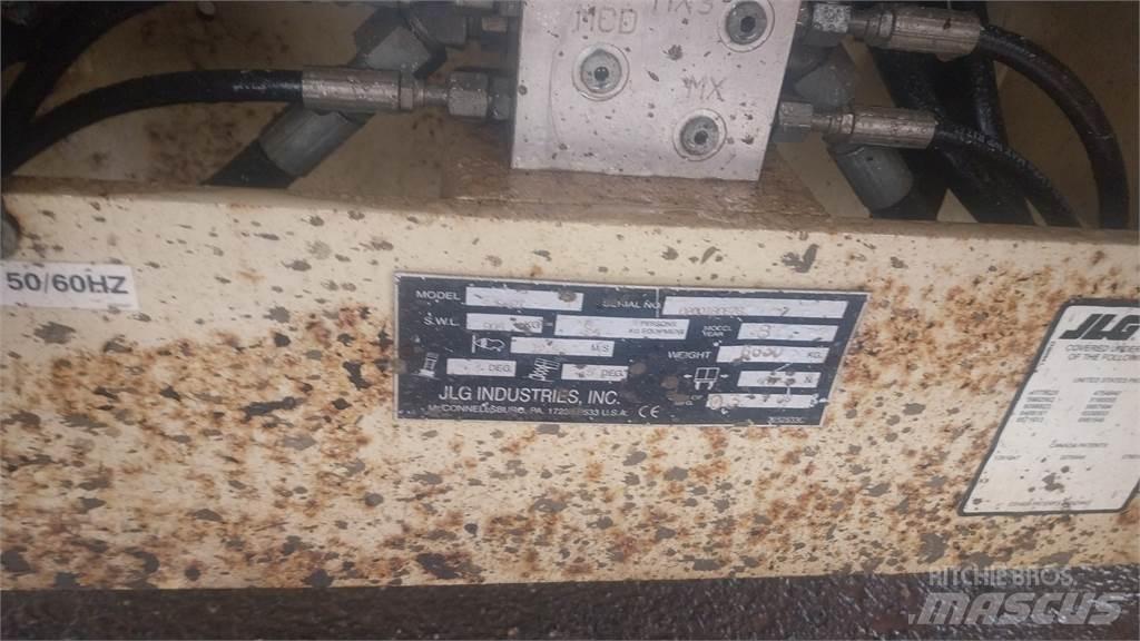 JLG 3394RT Ножничные подъемники