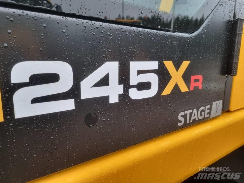 JCB 245 XR Гусеничные экскаваторы