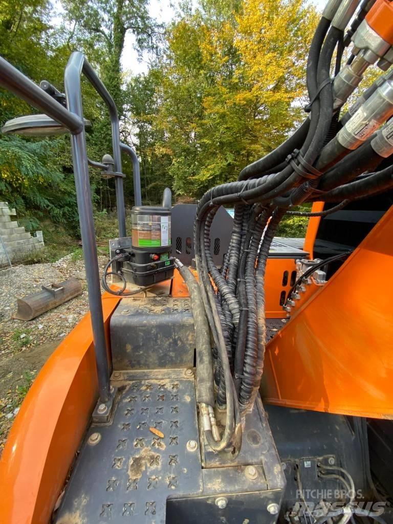 Doosan DX 140 LCR-5 Гусеничные экскаваторы