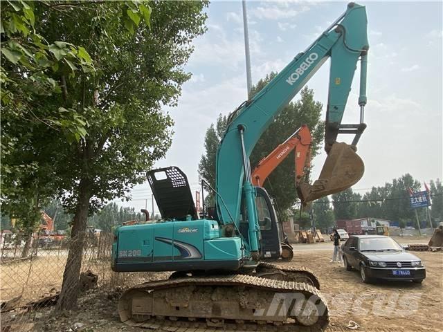 Kobelco SK200-10 Гусеничные экскаваторы