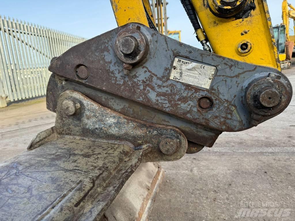 Komatsu PC80MR-5 Мини-экскаваторы