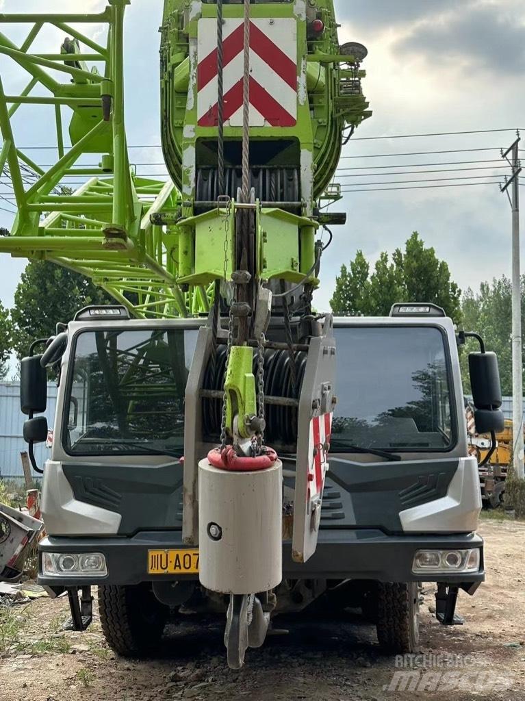 Zoomlion ZTC700 Автокраны