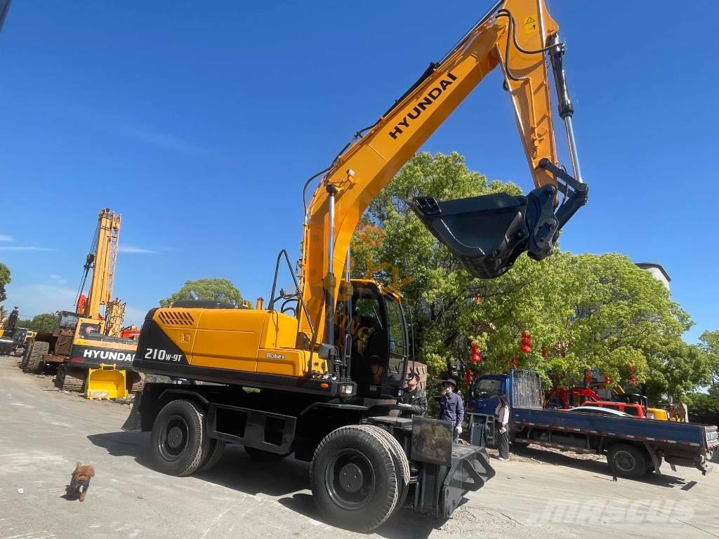 Hyundai R210W-9 Колёсные экскаваторы