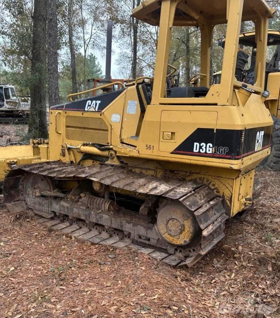 CAT D 3 G LGP Гусеничные бульдозеры