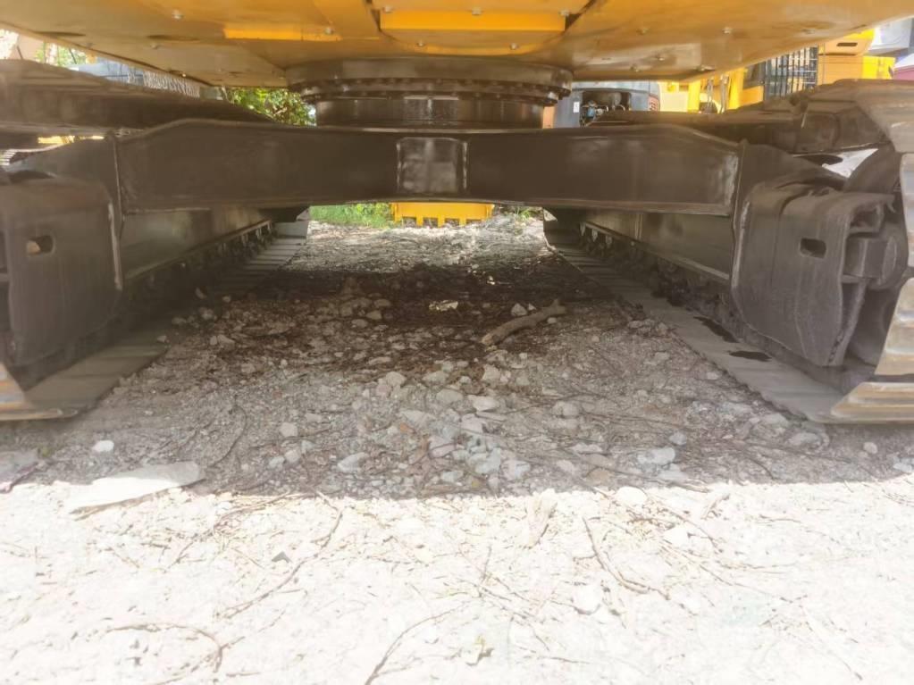 Komatsu PC 130 Гусеничные экскаваторы