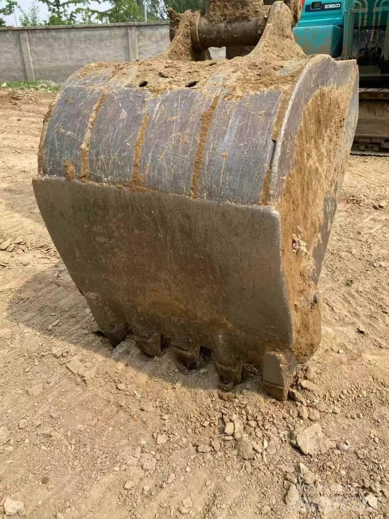 Kobelco SK140 Гусеничные экскаваторы