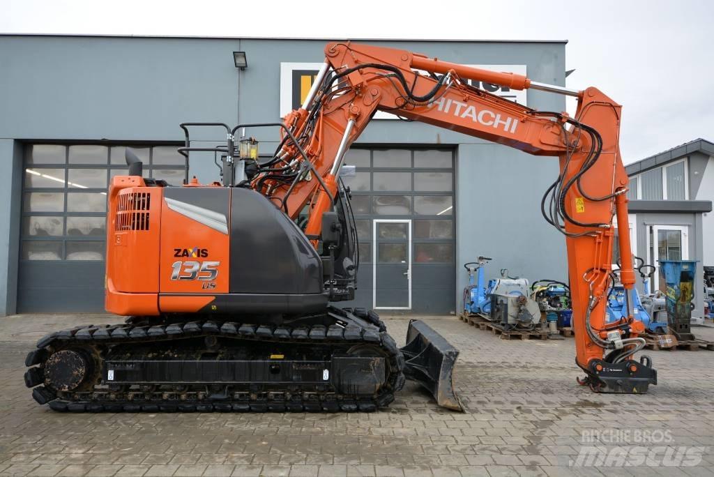 Hitachi ZX 135 US-7 Гусеничные экскаваторы