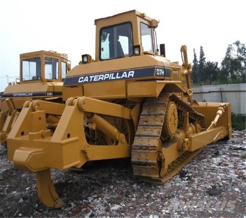 CAT D7H Гусеничные бульдозеры