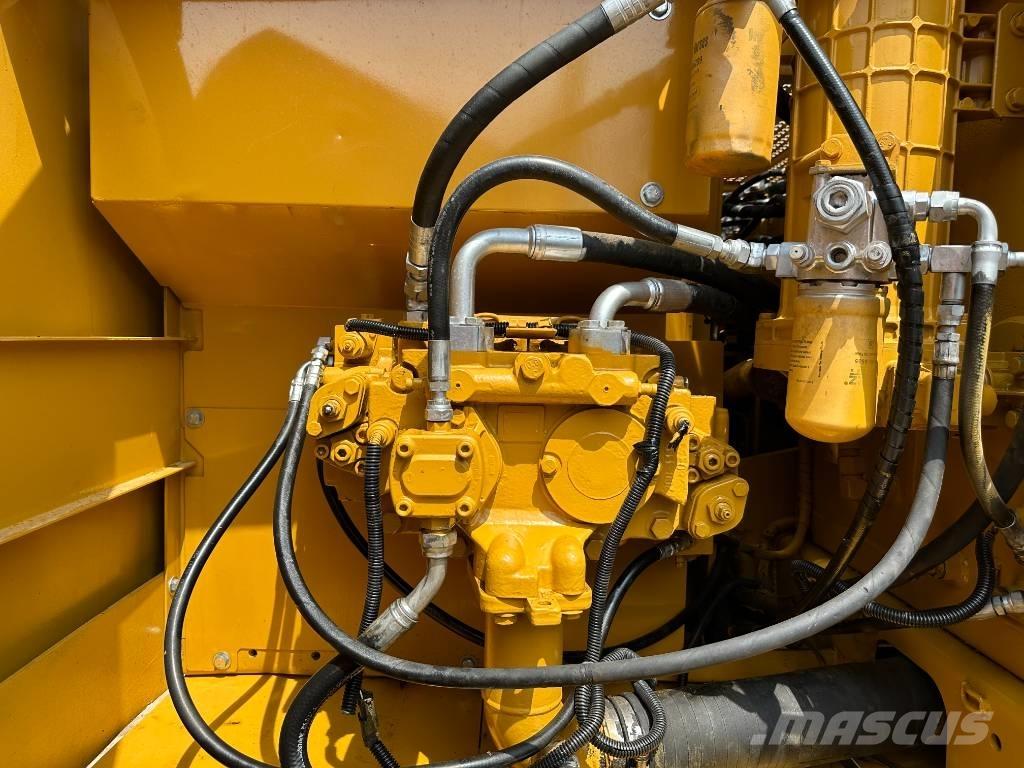 CAT CAT320C Малые экскаваторы 7т-12т