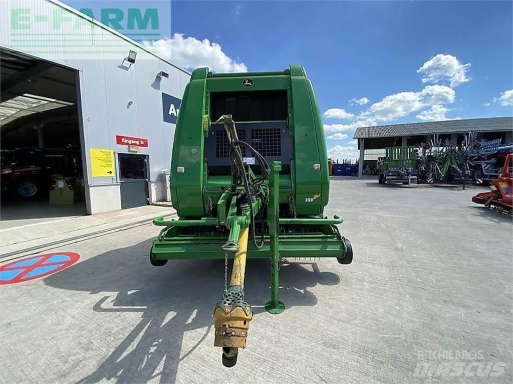 John Deere 864 Тюковые пресс-подборщики