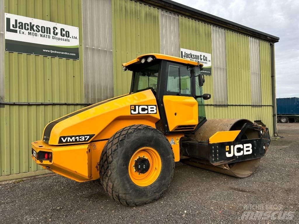 JCB VM 137 Грунтовые катки