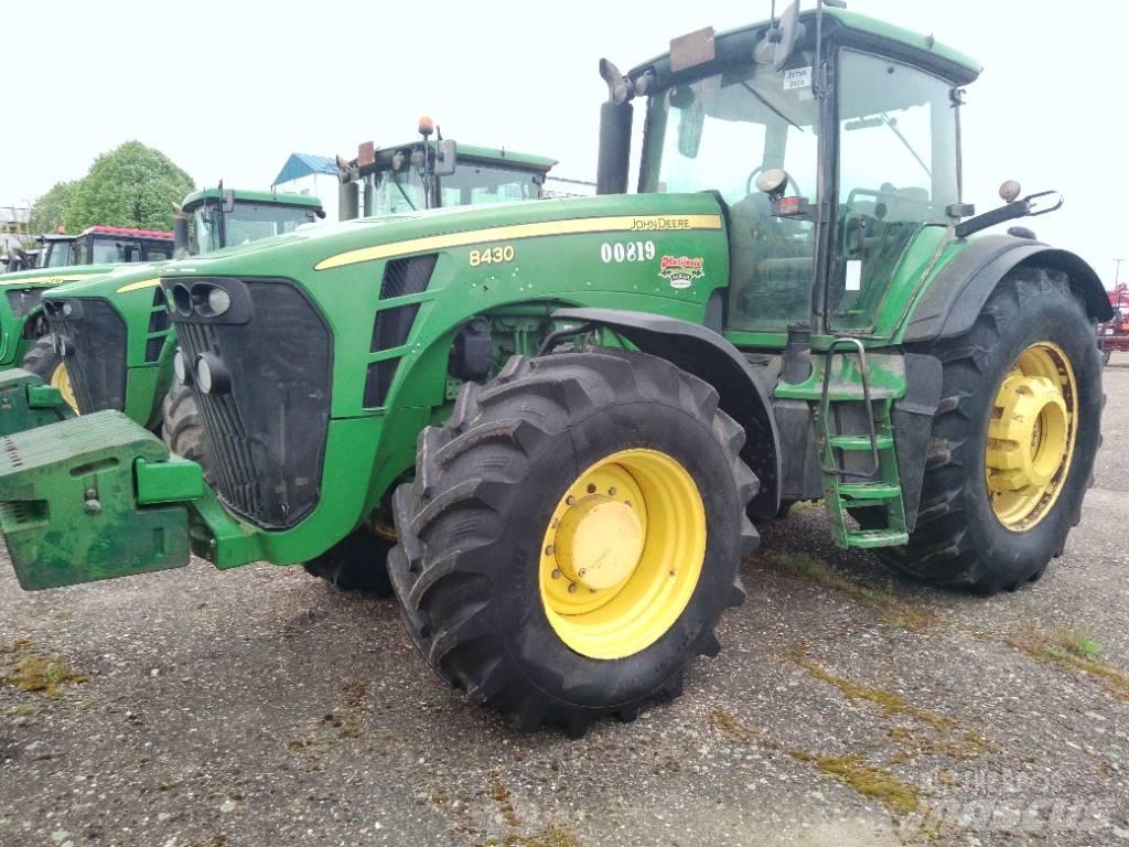 John Deere 8430 Трактора