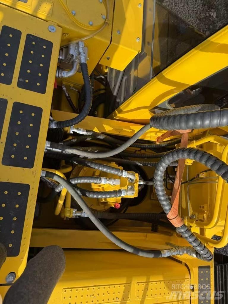 Komatsu 350LC-8 Гусеничные экскаваторы
