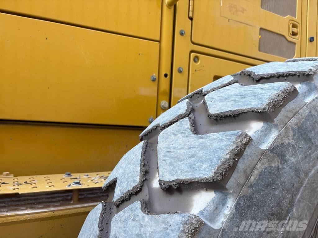 CAT 150 Грейдеры