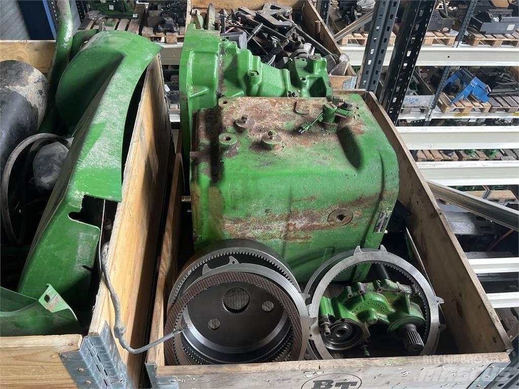 John Deere 7820 Трактора