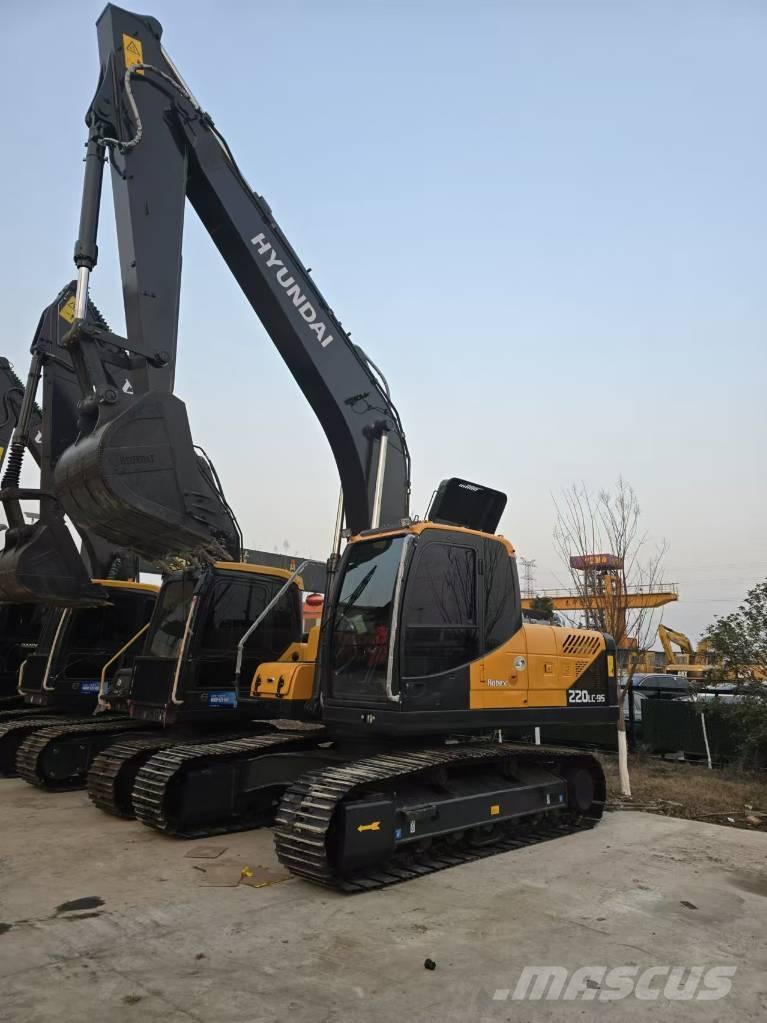 Hyundai R 220-9 S Гусеничные экскаваторы