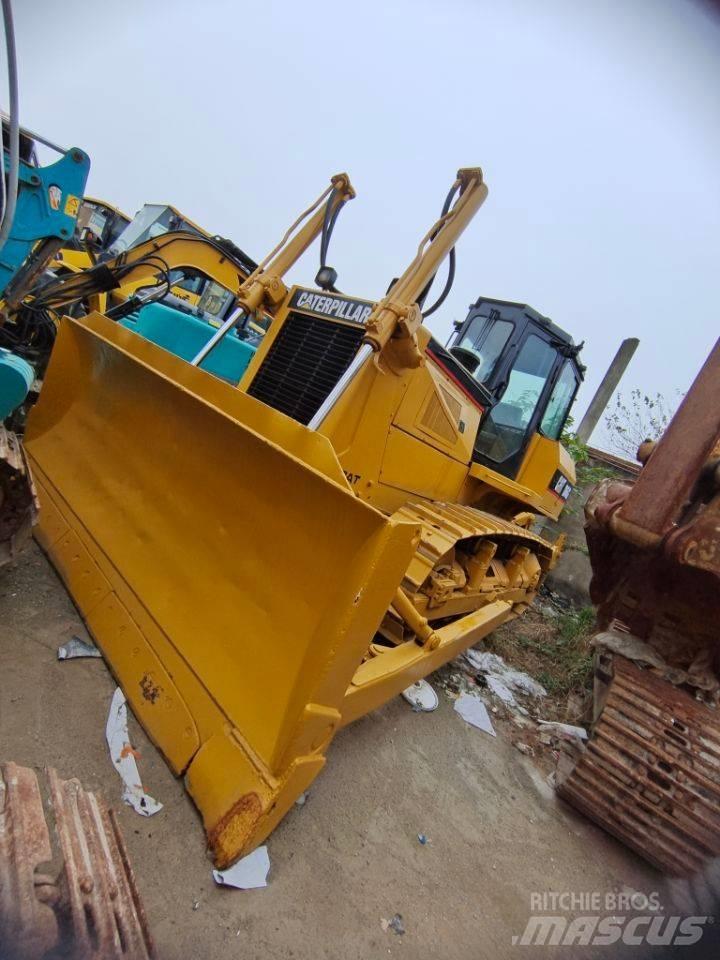 CAT D6G Гусеничные бульдозеры