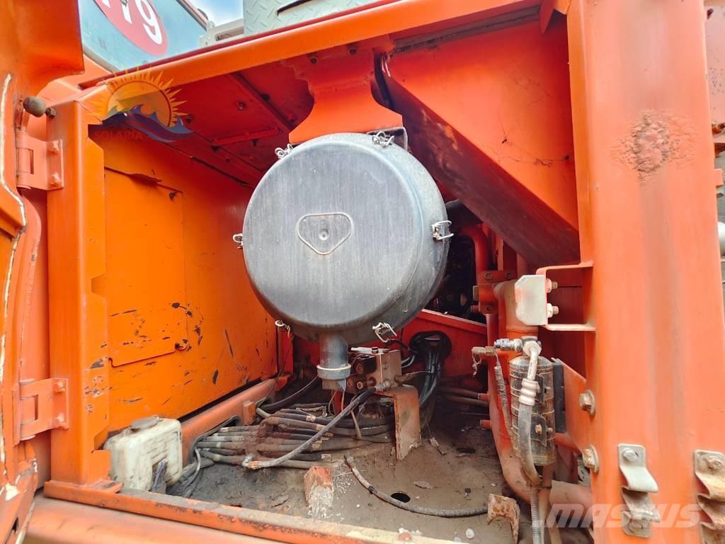 Doosan DX 300 LC Гусеничные экскаваторы