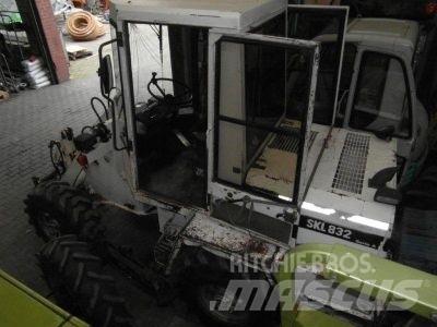 Schaeff SKL 832 Фронтальные погрузчики