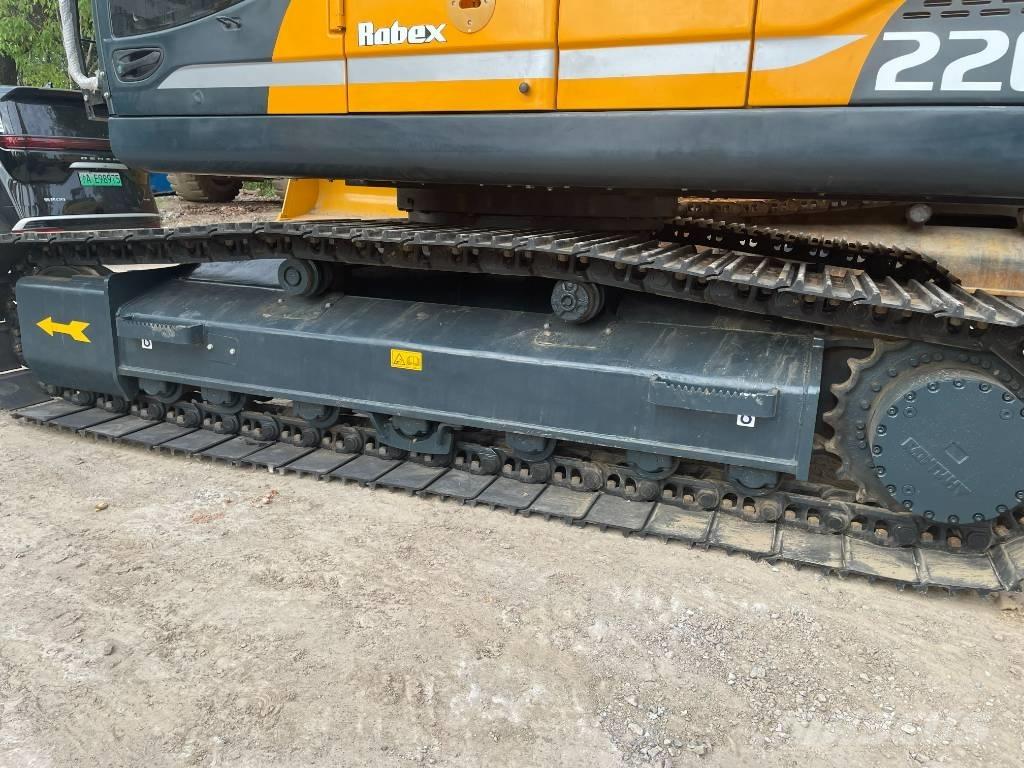 Hyundai 220LC-9S Гусеничные экскаваторы