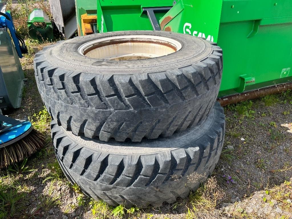 Nokian 16.9 R28 Шины и колёса