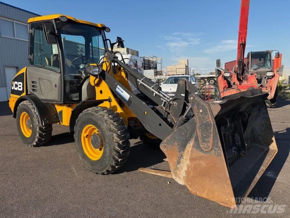 JCB 406 Фронтальные погрузчики