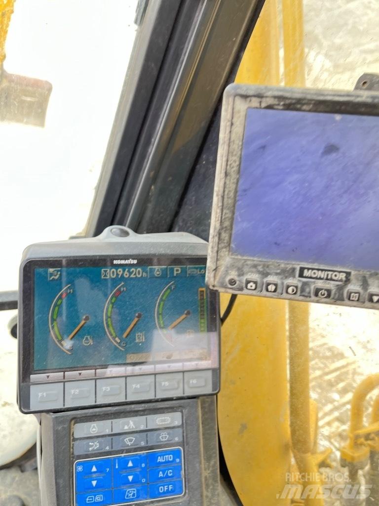 Komatsu PC 240 LC-7 Гусеничные экскаваторы