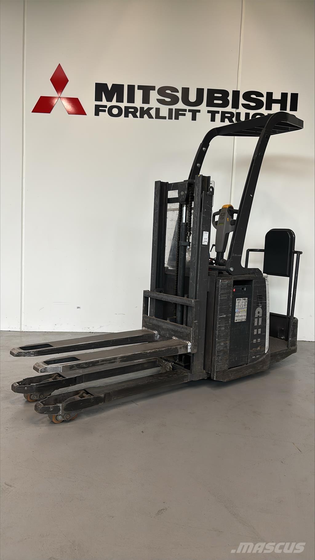 Atlet PDP200 Самоходные электроштабелёры