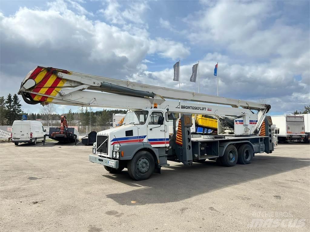 Volvo N12-1-V-6X2 Автомобильные краны
