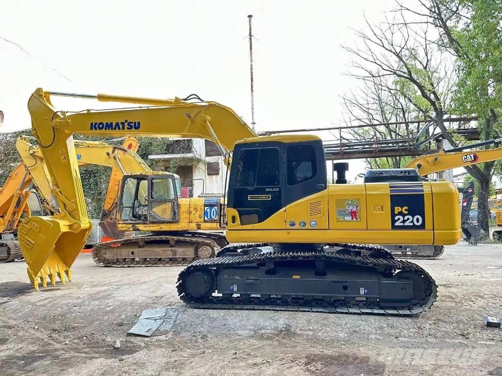 Komatsu PC 220-7 Гусеничные экскаваторы