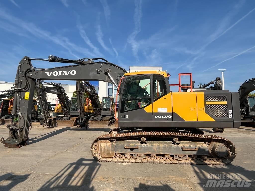 Volvo EC220EL Гусеничные экскаваторы