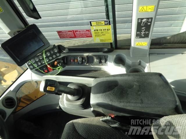 CAT 938M Фронтальные погрузчики