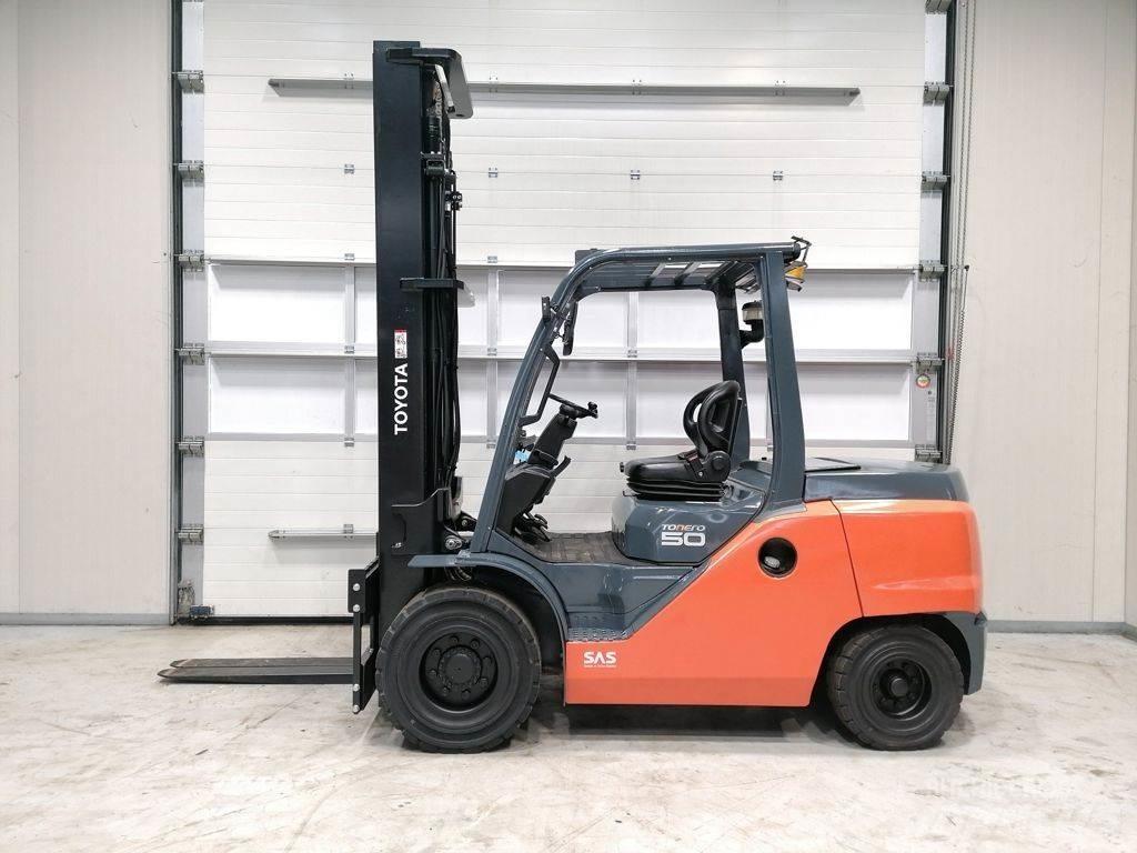 Toyota 40-8FD50N Дизельные погрузчики