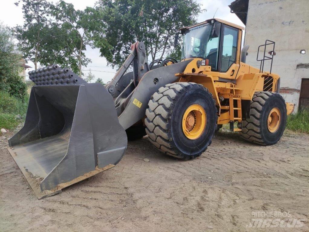 Volvo L 220 F Фронтальные погрузчики