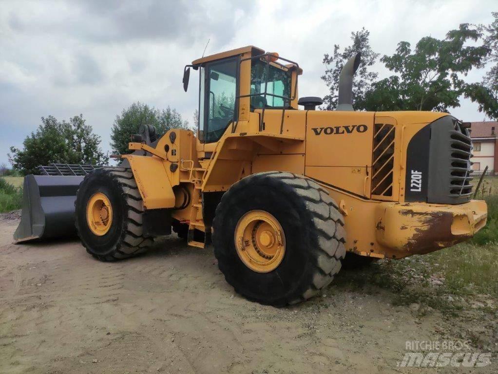 Volvo L 220 F Фронтальные погрузчики