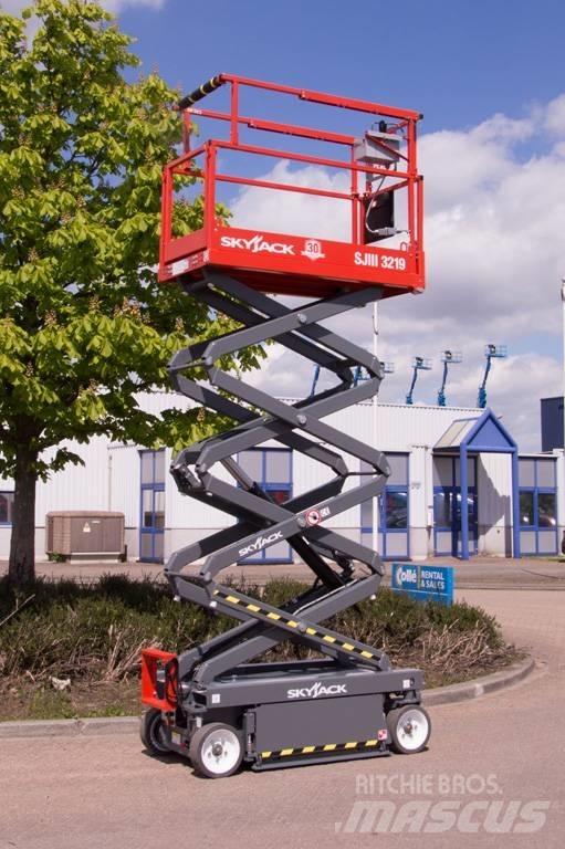 SkyJack SJIII3219 Ножничные подъемники