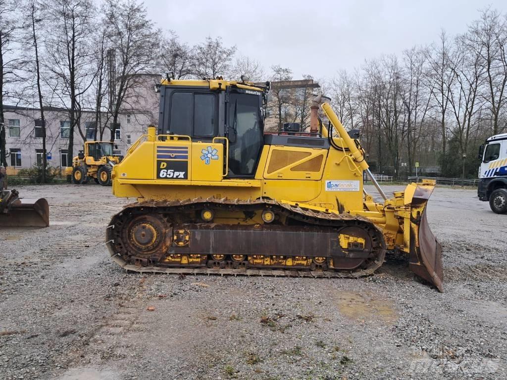 Komatsu D 65 PX-17 Гусеничные бульдозеры