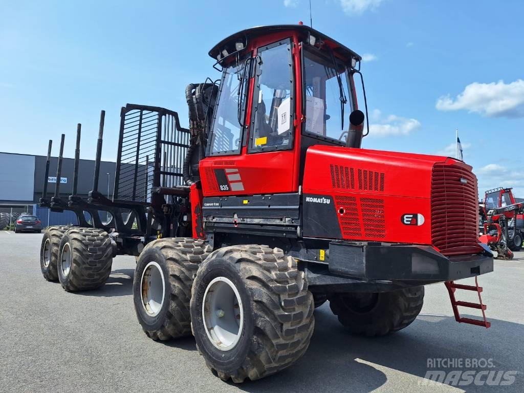 Komatsu 835 Форвардеры
