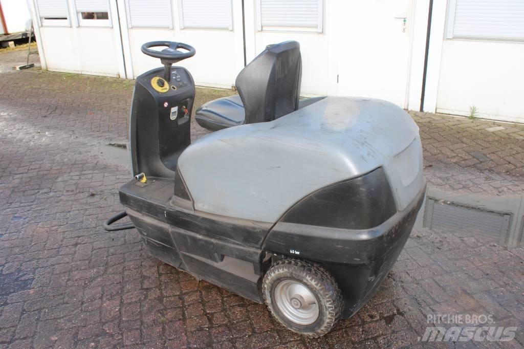 Kärcher KM 100/100 Вакуумные уборочные машины