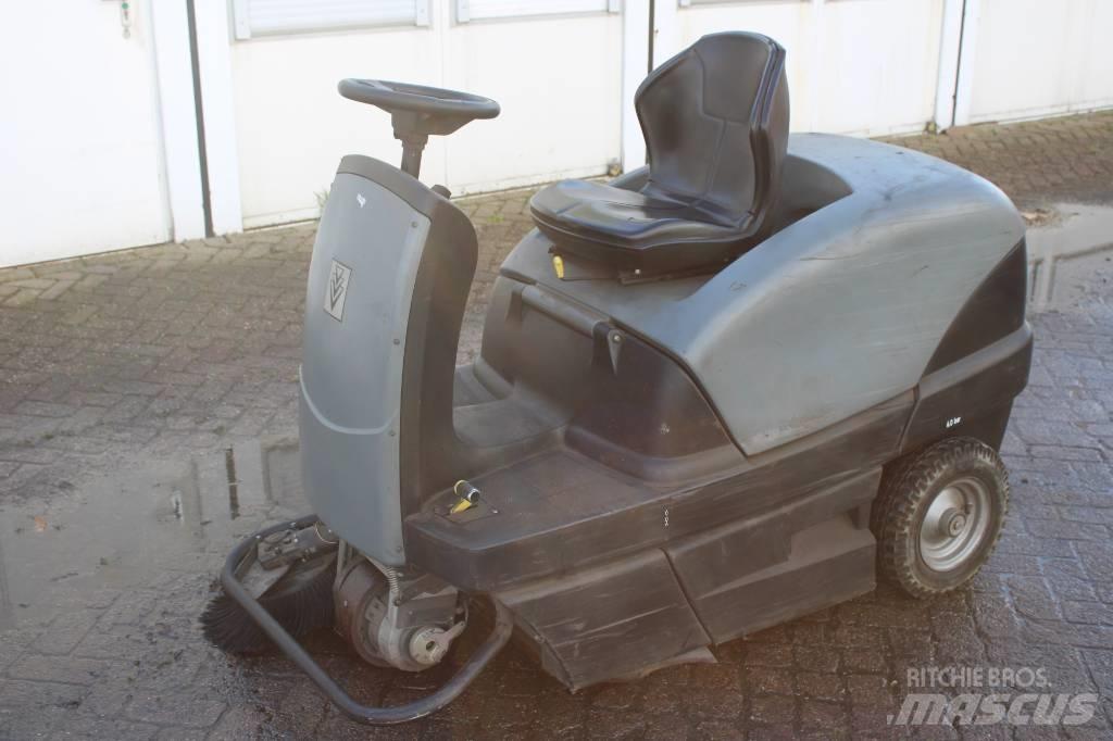 Kärcher KM 100/100 Вакуумные уборочные машины