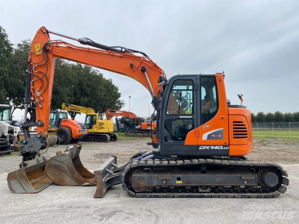 Doosan DX 140 LCR-5 Гусеничные экскаваторы