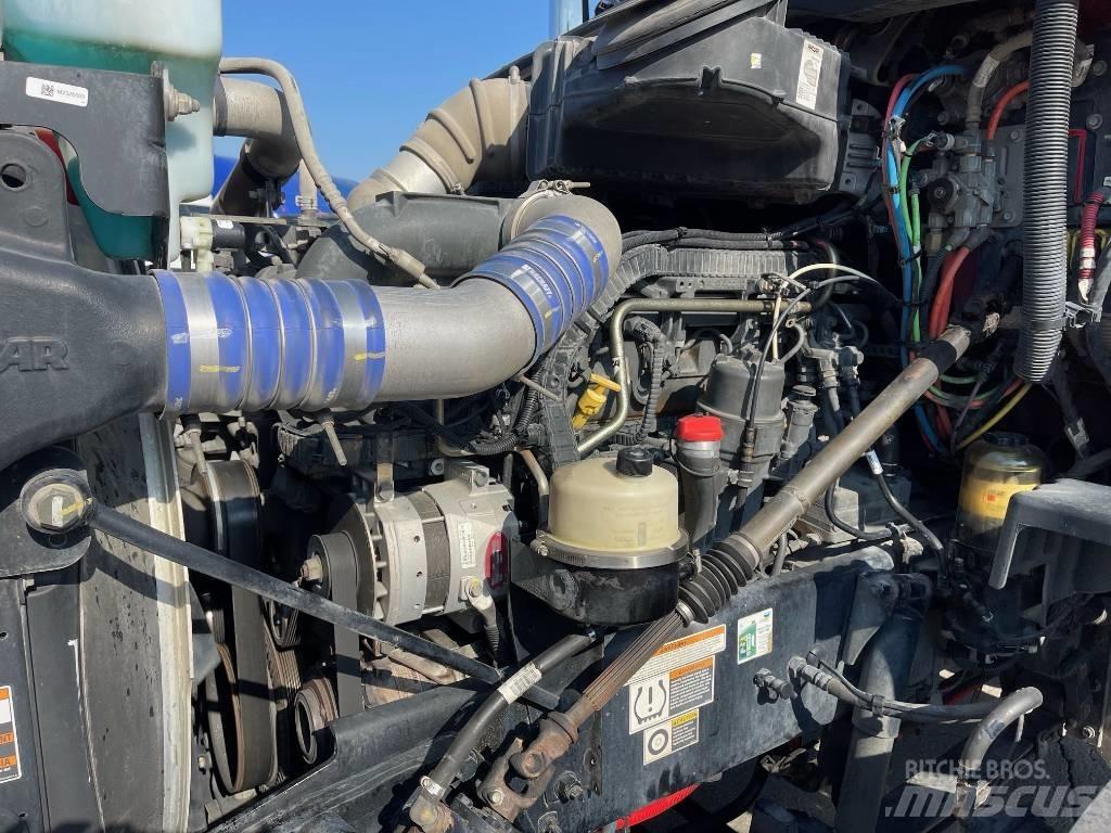 Peterbilt 567 Седельные тягачи