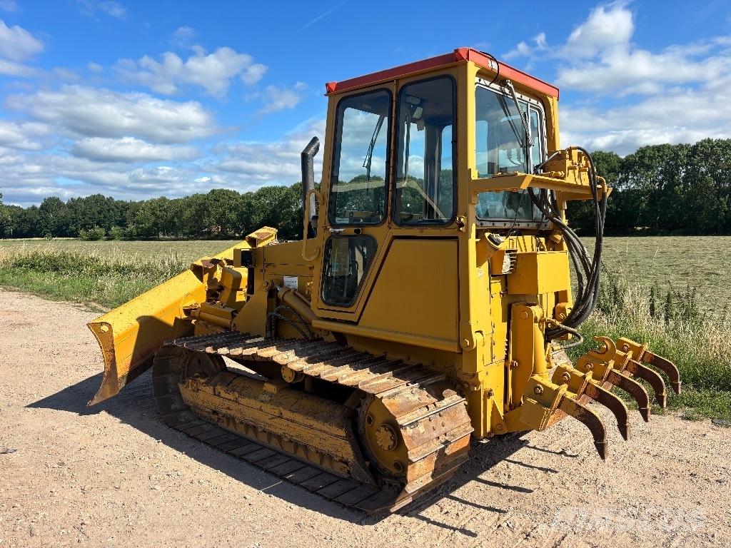 CAT D 4 C Гусеничные бульдозеры